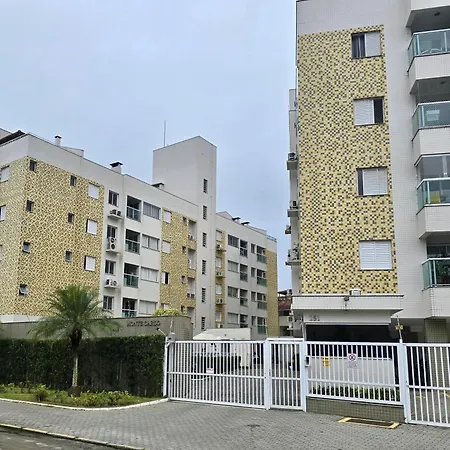 Apartamento com lazer completo-2